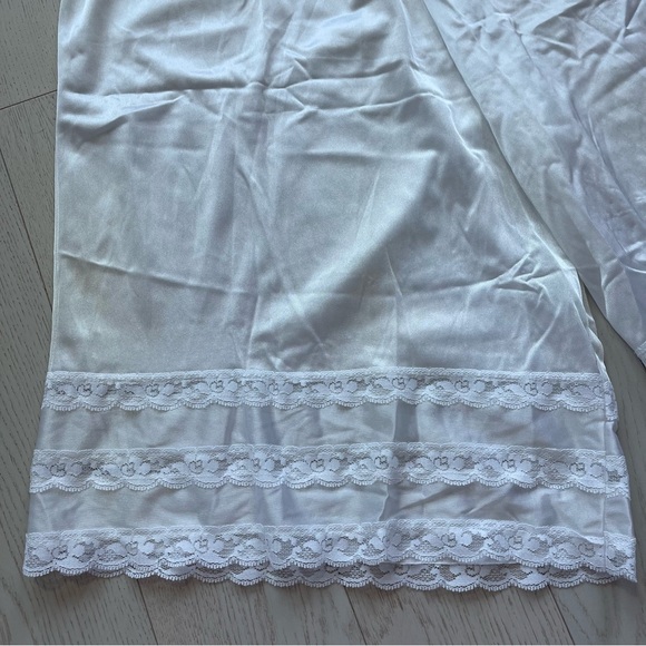 Vintage White Lace Trim 100% Nylon High Rise Wide Leg Bloomers Pettipants Shorts - Picture 6 of 16